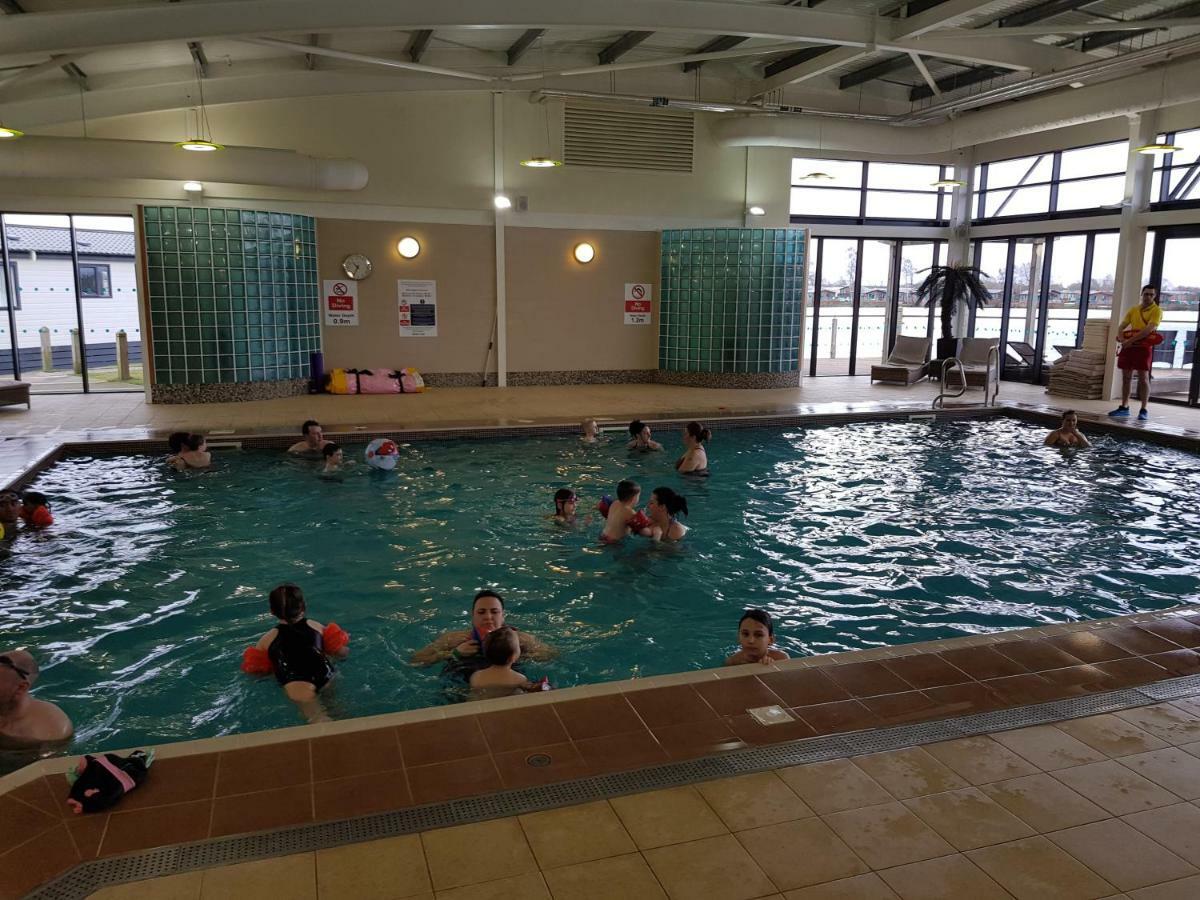 Hot Tub Hols 61 Kingfisher Court Hotel แททเทอร์ชอล ภายนอก รูปภาพ